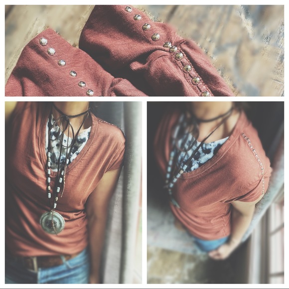 Studded Raw Edge Sleeve V-Neck Tee - Picture 2 of 16